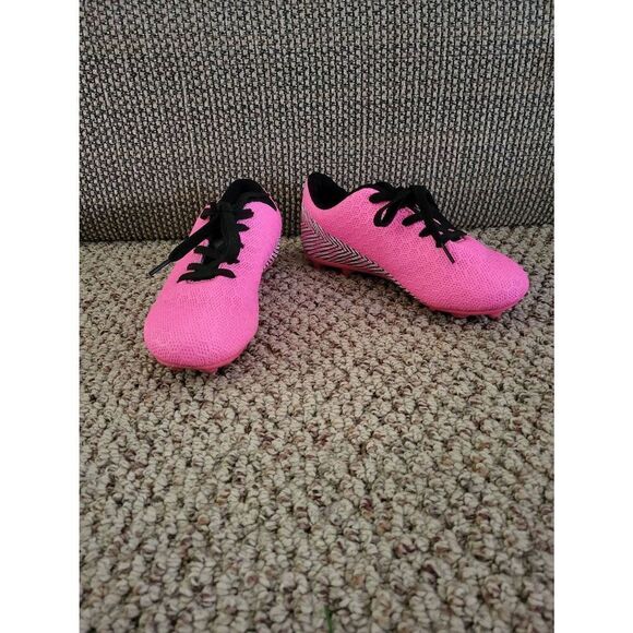 BomKinta hot pink cleats - Picture 1 of 8